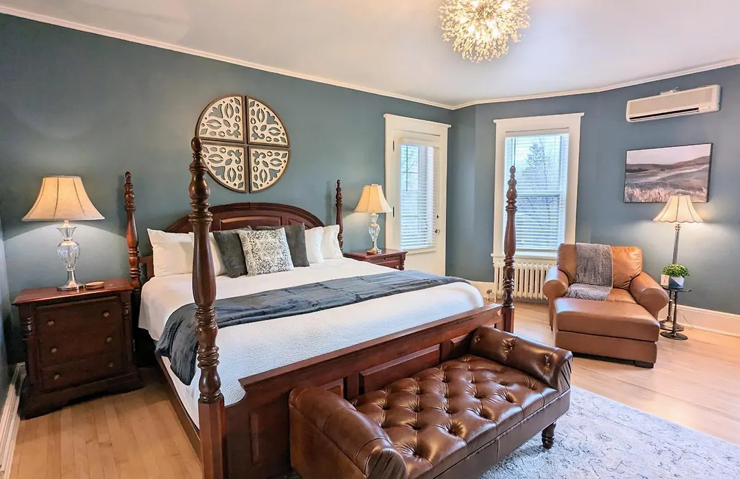 Historic Gg Barnum Mansion By Heirloom Boutique Collection-1