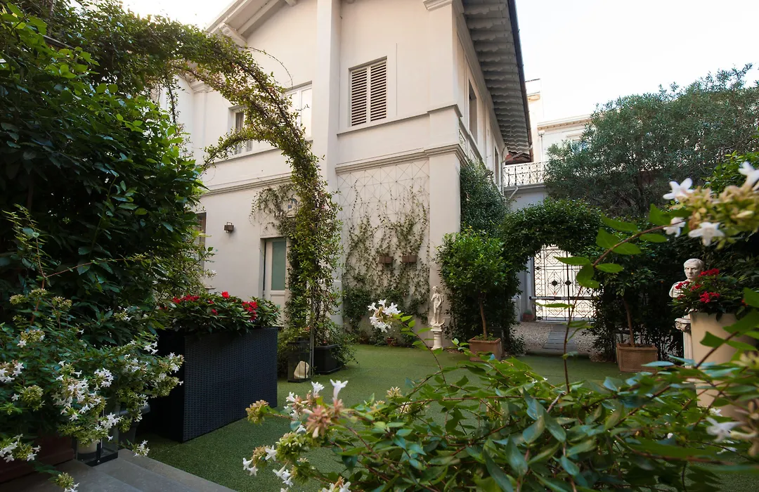 Hotel Lungarno Vespucci 50-1