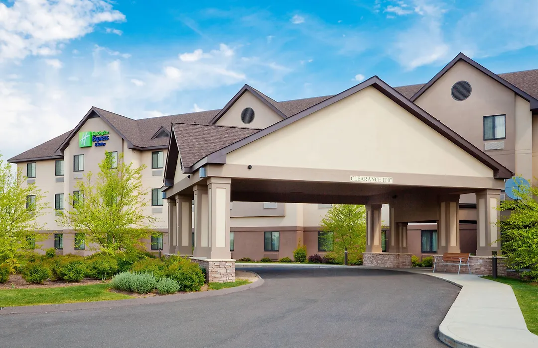 Holiday Inn Express & Suites Bradley Airport By Ihg-1