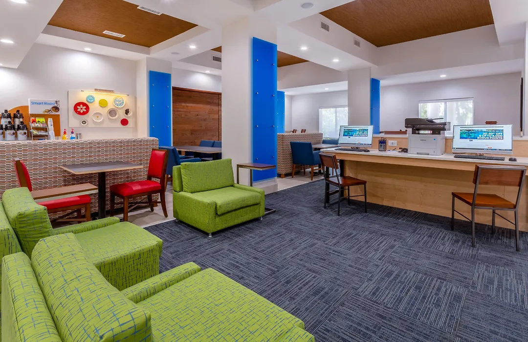 Holiday Inn Express Arrowood By Ihg-1