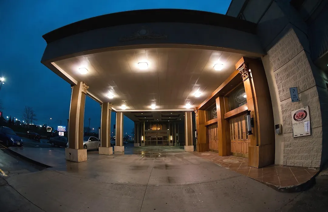 Woodbine Hotel & Suites-1