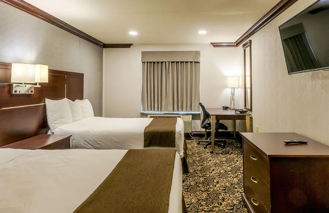 Woodbine Hotel & Suites-1