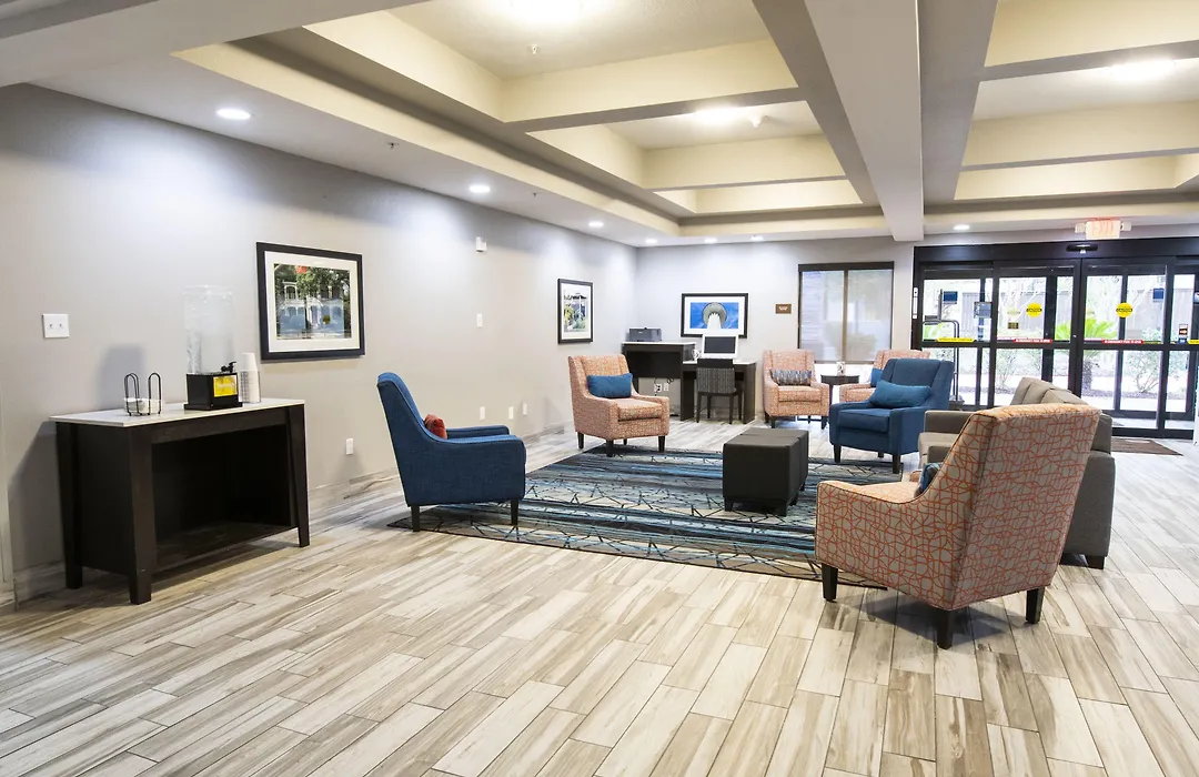 Comfort Inn & Suites Near Medical Center-1