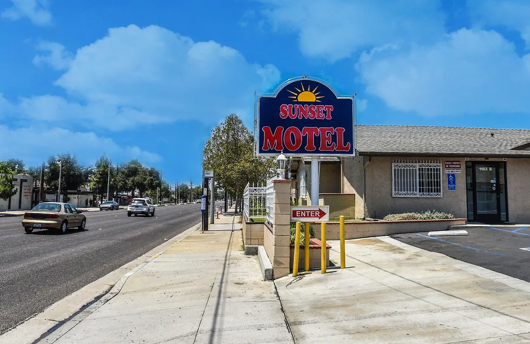 Sunset Motel-1
