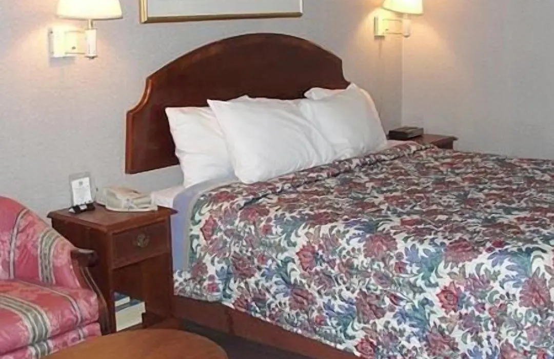 Royal Inn-1