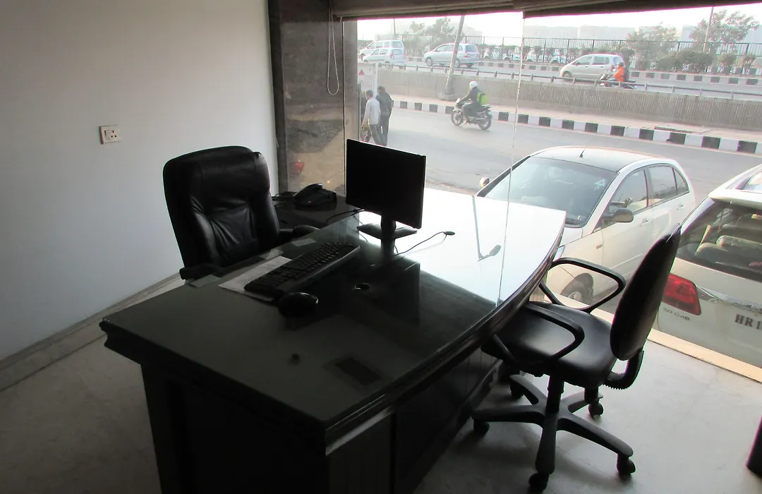 Hotel Smart Inn Near Igi Airport & Free Airport Drop-1
