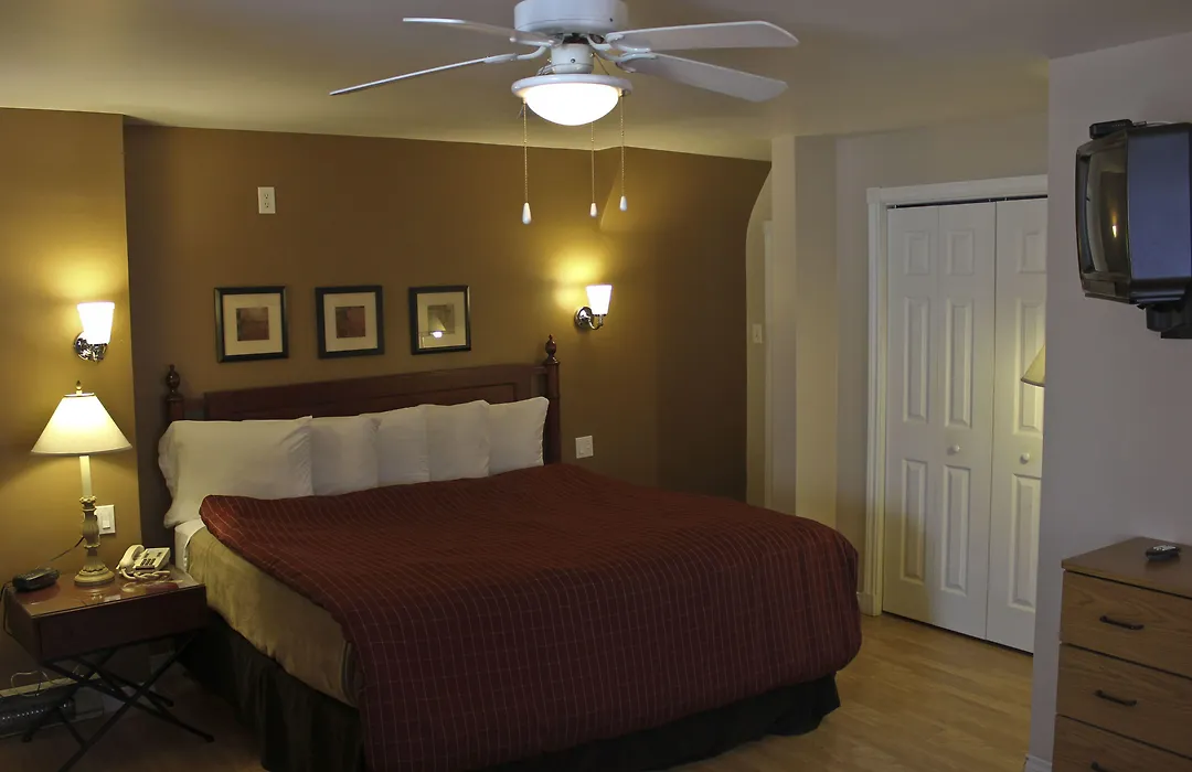 Midtown Motel & Suites-1