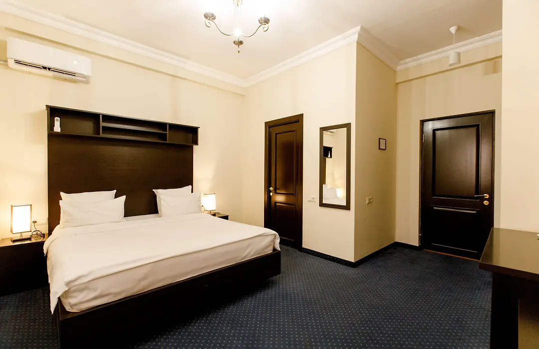 14 Floor Hotel-1