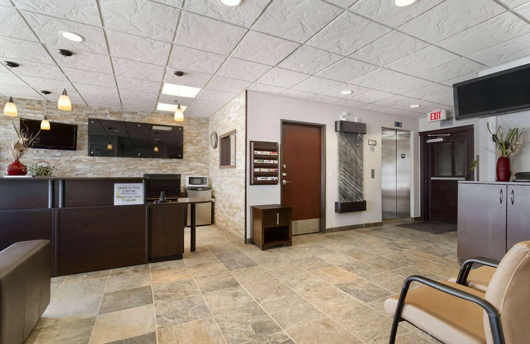Super 8 By Wyndham Saskatoon Near Downtown-1