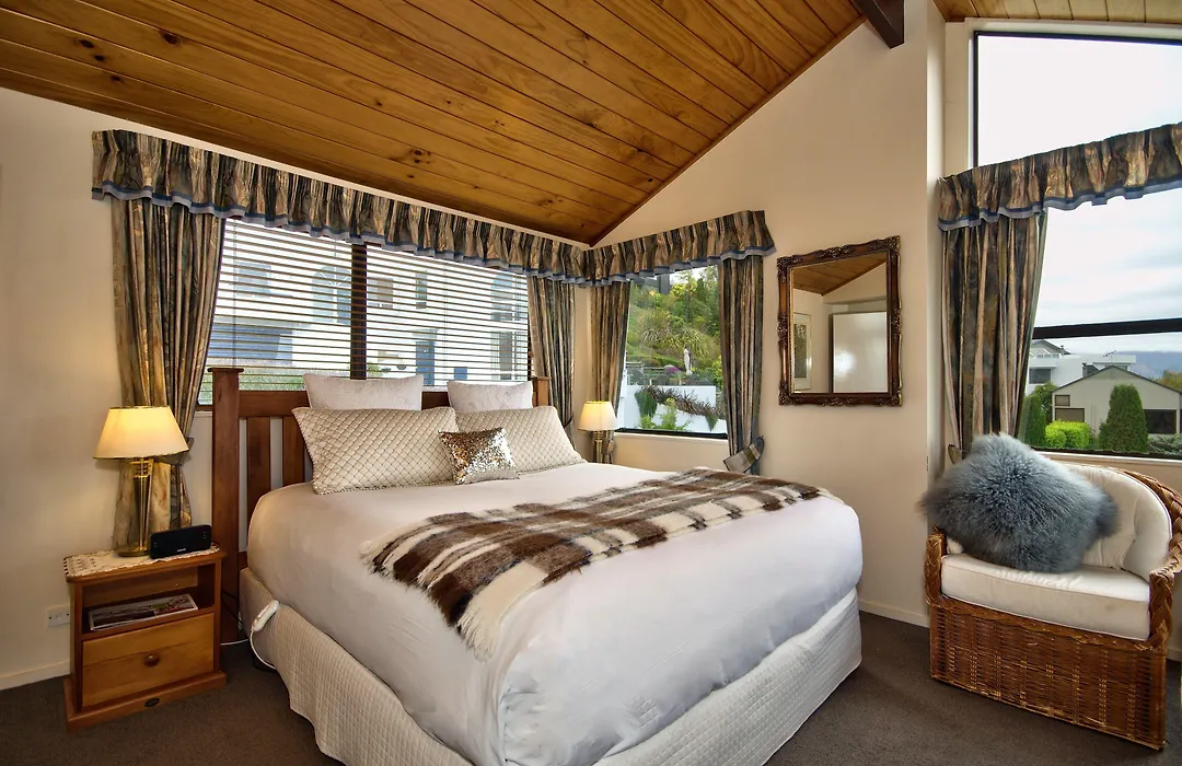 Balmoral Lodge-1