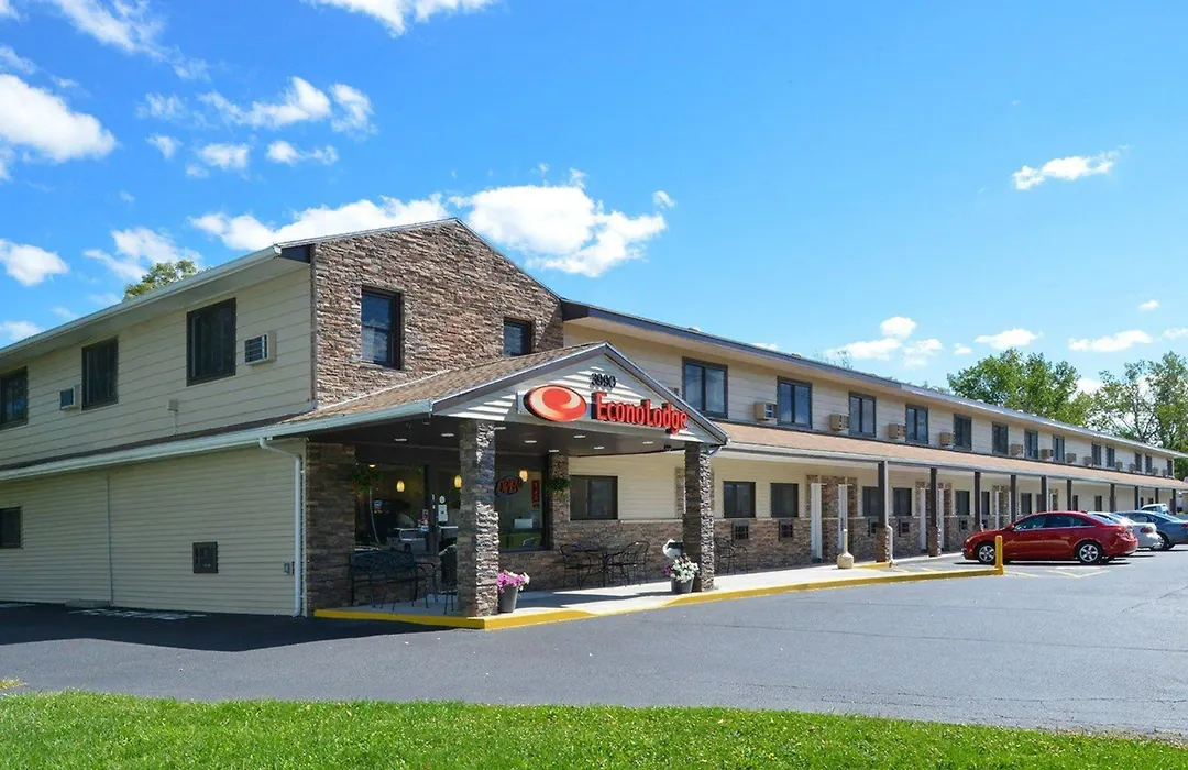 Econo Lodge Rochester I-90 & I-390-1