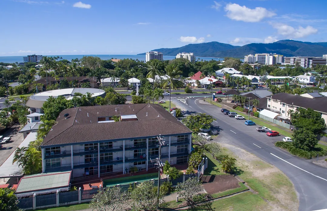 Cairns Holiday Lodge-1