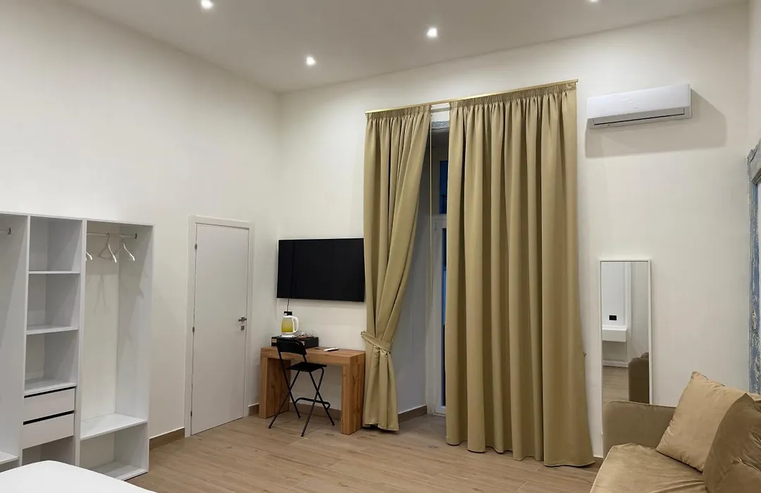 Chiaia Lifestyle Suite-1