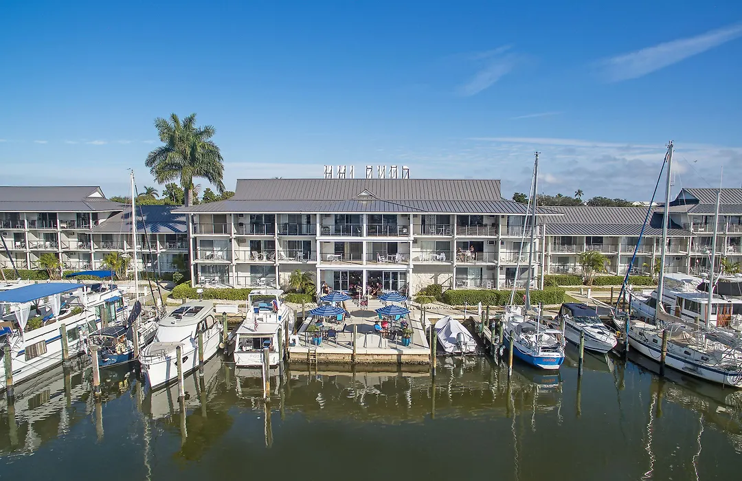 Cove Inn On Naples Bay-1