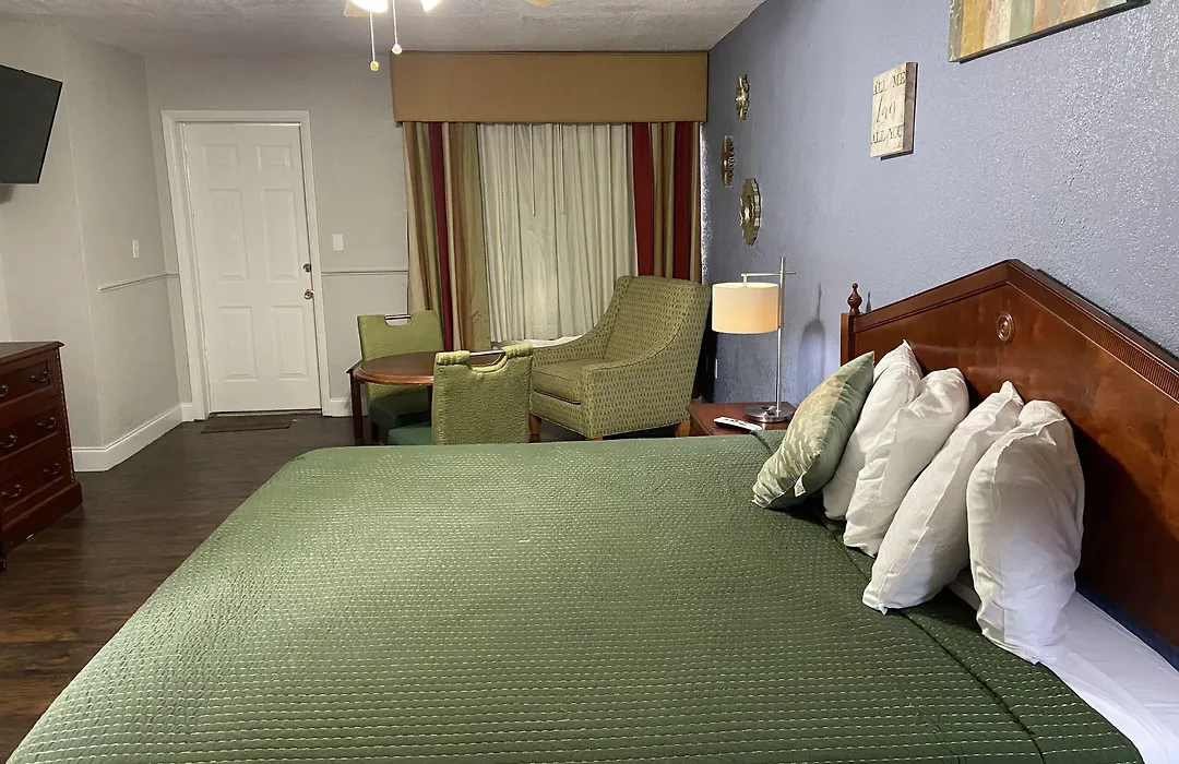 Delux Inn-1