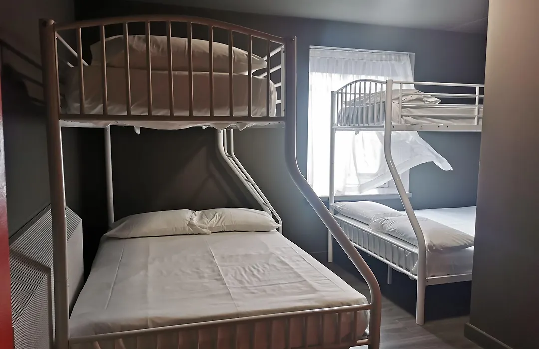 Sleeperdorm - Hostel-1