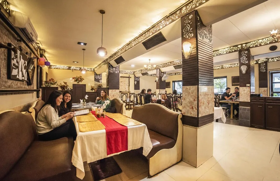 Fabhotel Santoor - Geeta Bhawan Square-1