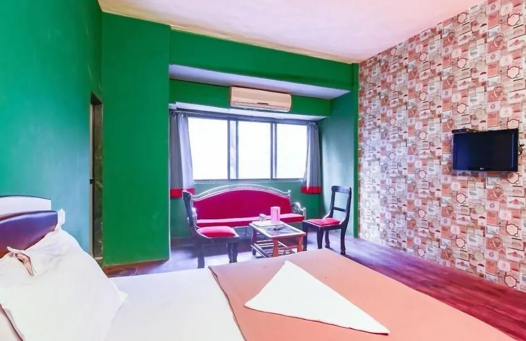 Hotel Evergreen-1