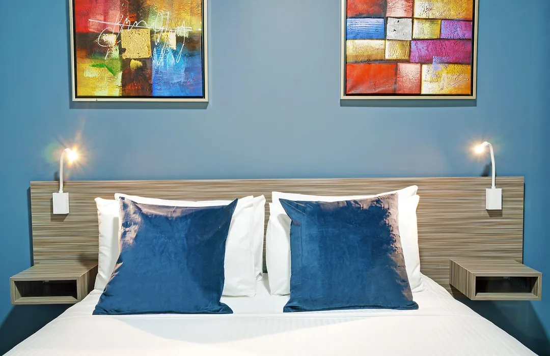 28 Hotel-1