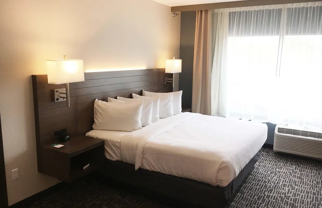 Gundersen Hotel & Suites-1