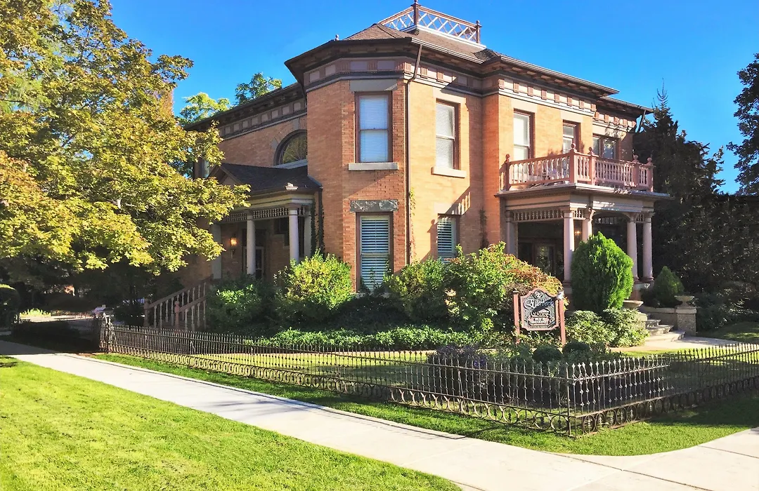 Historic Ellerbeck Mansion Bed & Breakfast-1