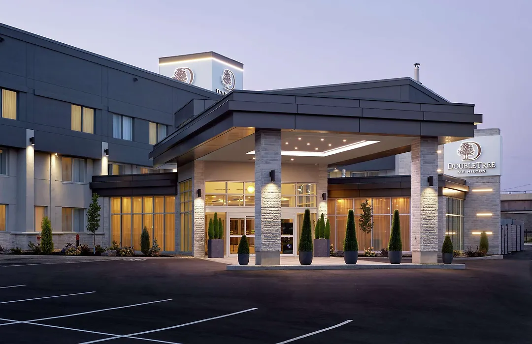 Doubletree By Hilton Montreal Airport-1