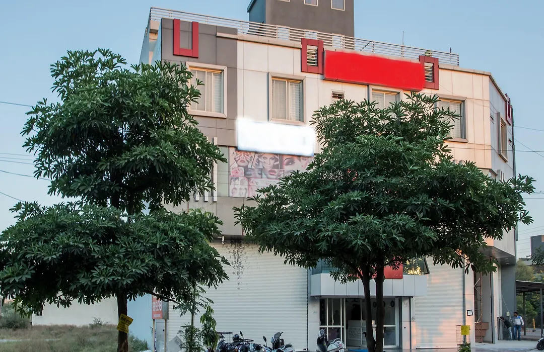 Oyo 10219 Hotel Ten Eleven-1