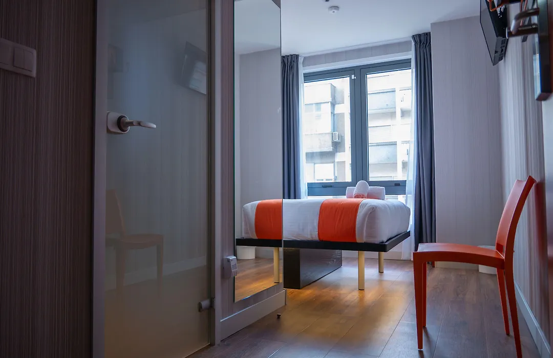 Easyhotel Lisbon-1