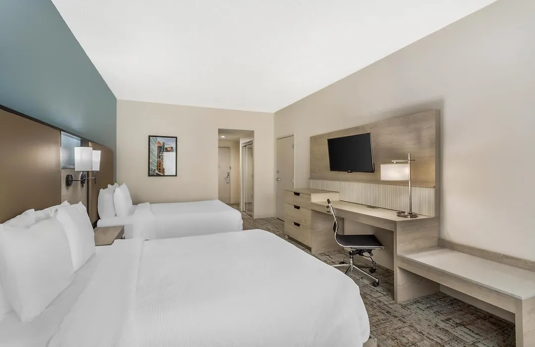 Best Western Plus Airport Inn & Suites-1