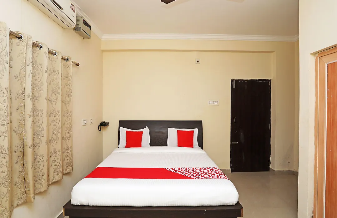 Oyo 16821 Hotel Senapati Palace-1