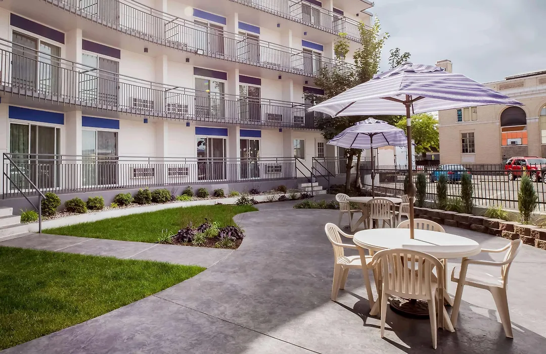 Baymont By Wyndham Spokane-1