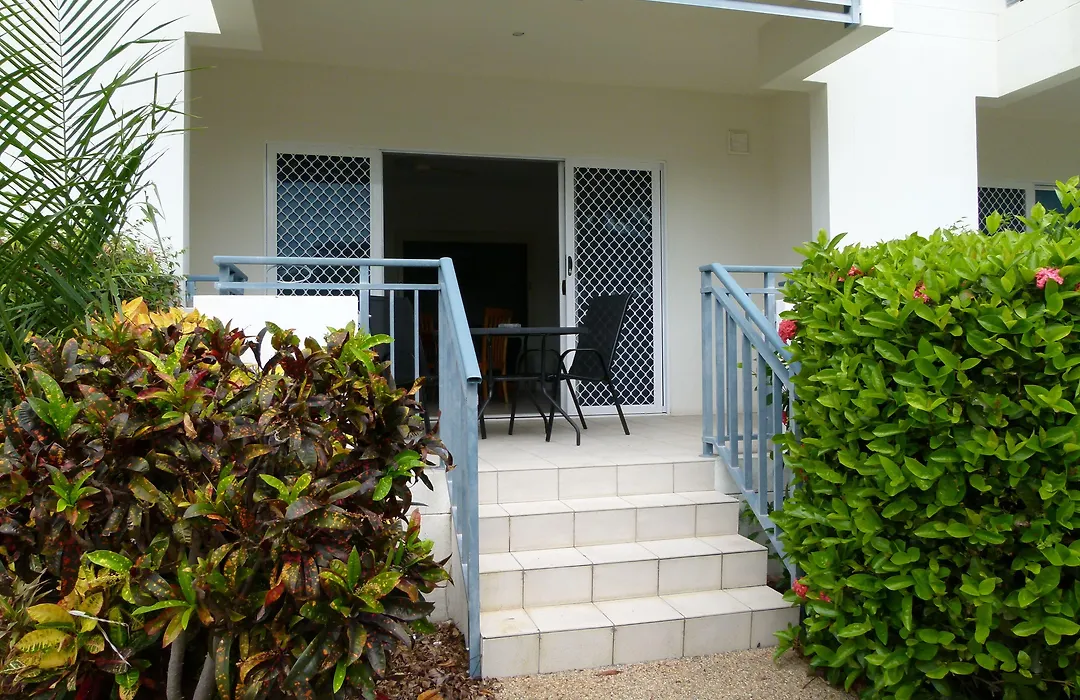Madison Ocean Breeze Apartments-1