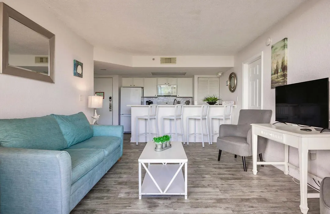 Tortuga Suite At Sunrise Suites Resort - Heated Pool, Hot Tub & Free Parking-1