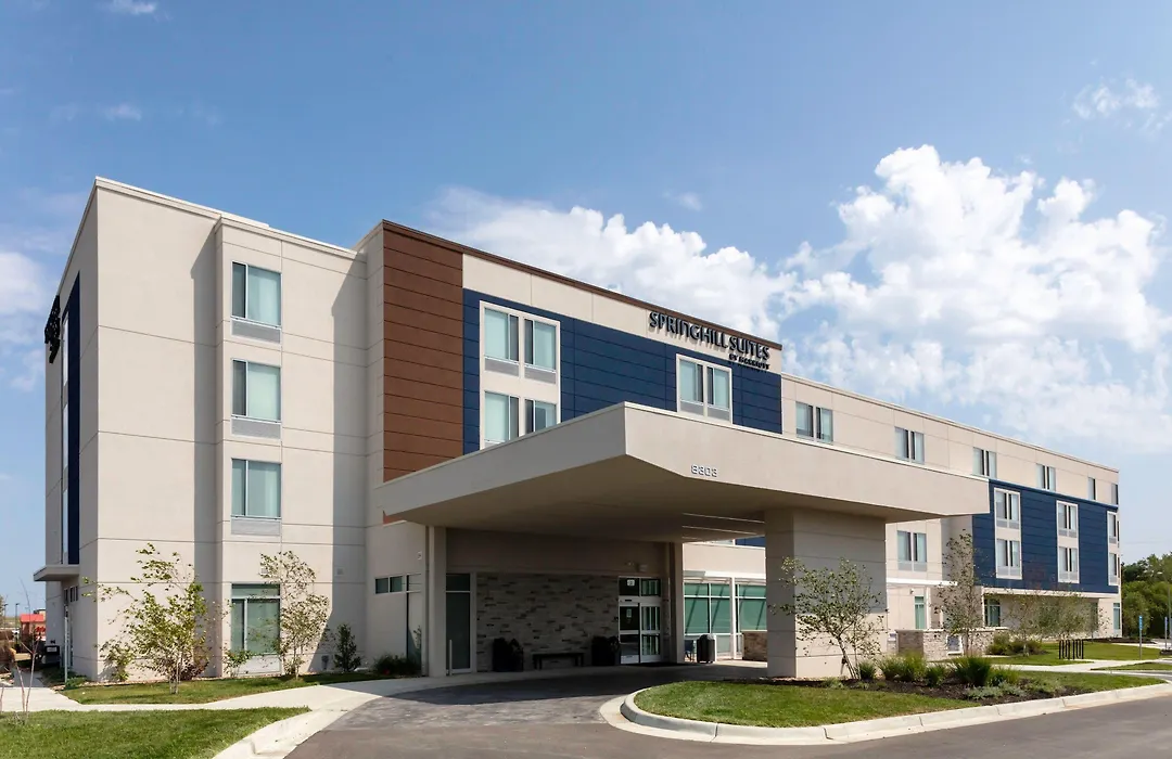 Springhill Suites Kansas City Airport-1