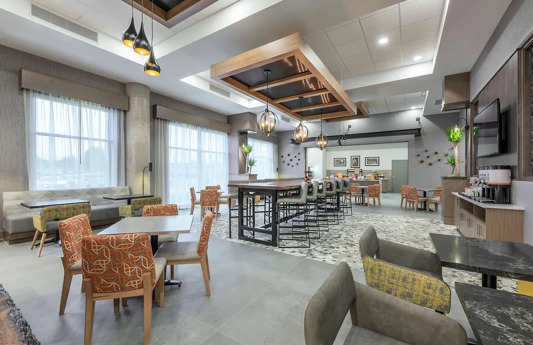 Hampton Inn & Suites Charlottetown-1