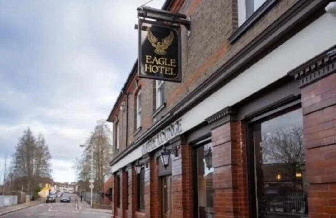 Eagle Hotel Luton Airport-1