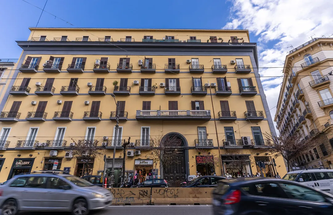 Gallery Suite Naples-1
