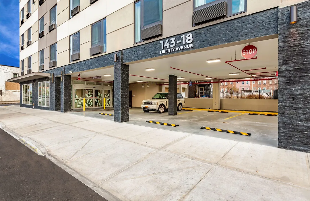 Van Wyck Hotel & Suites Near Jfk Airport-1