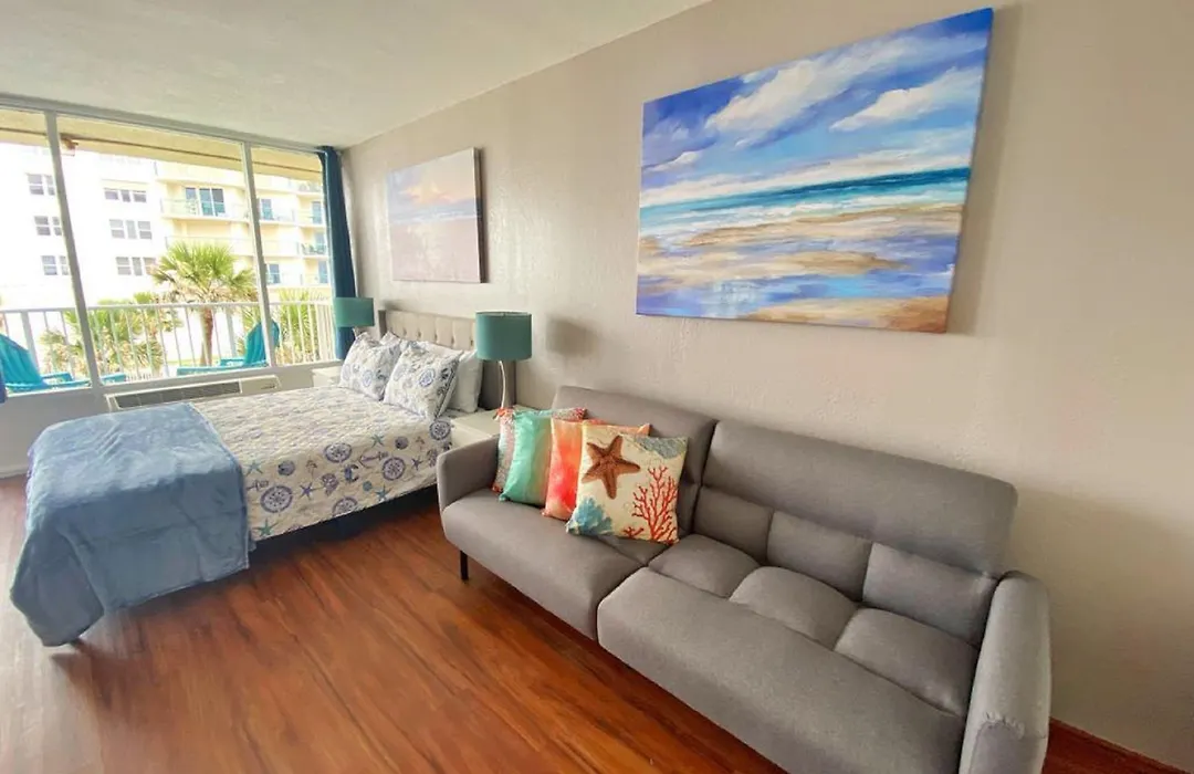 Castaways Resort Studios-1