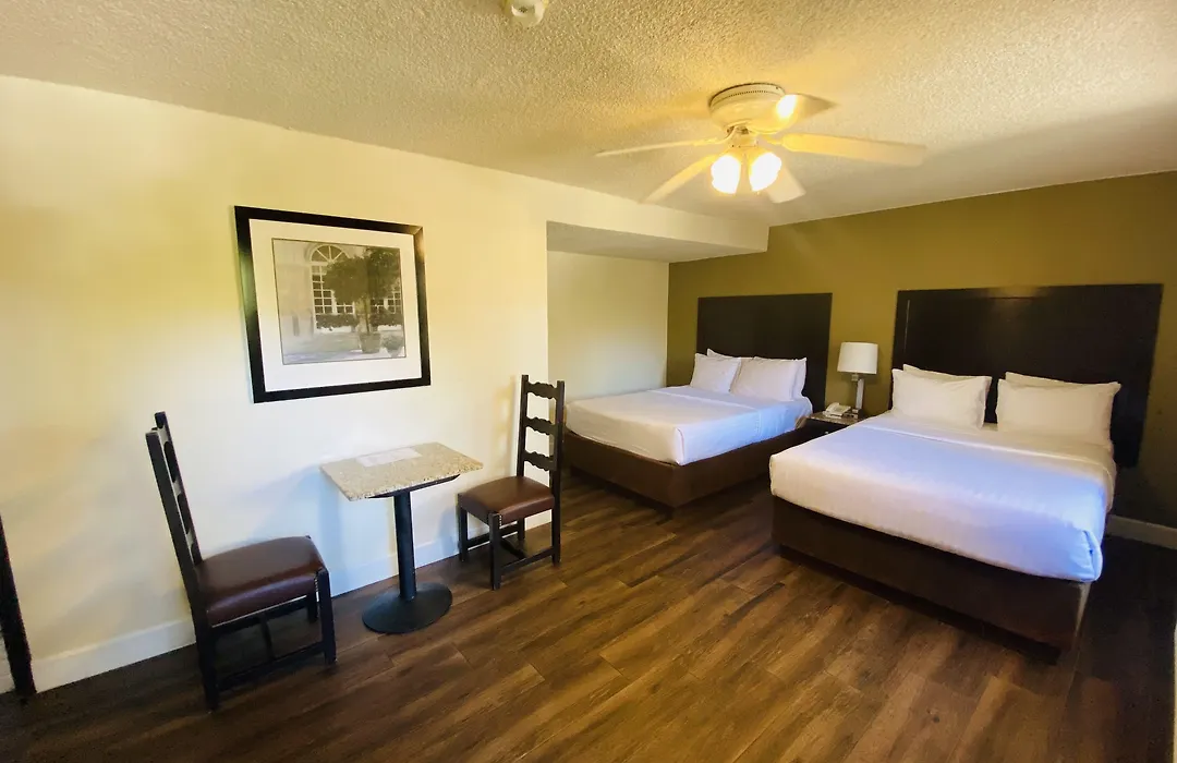 Hotel America-1