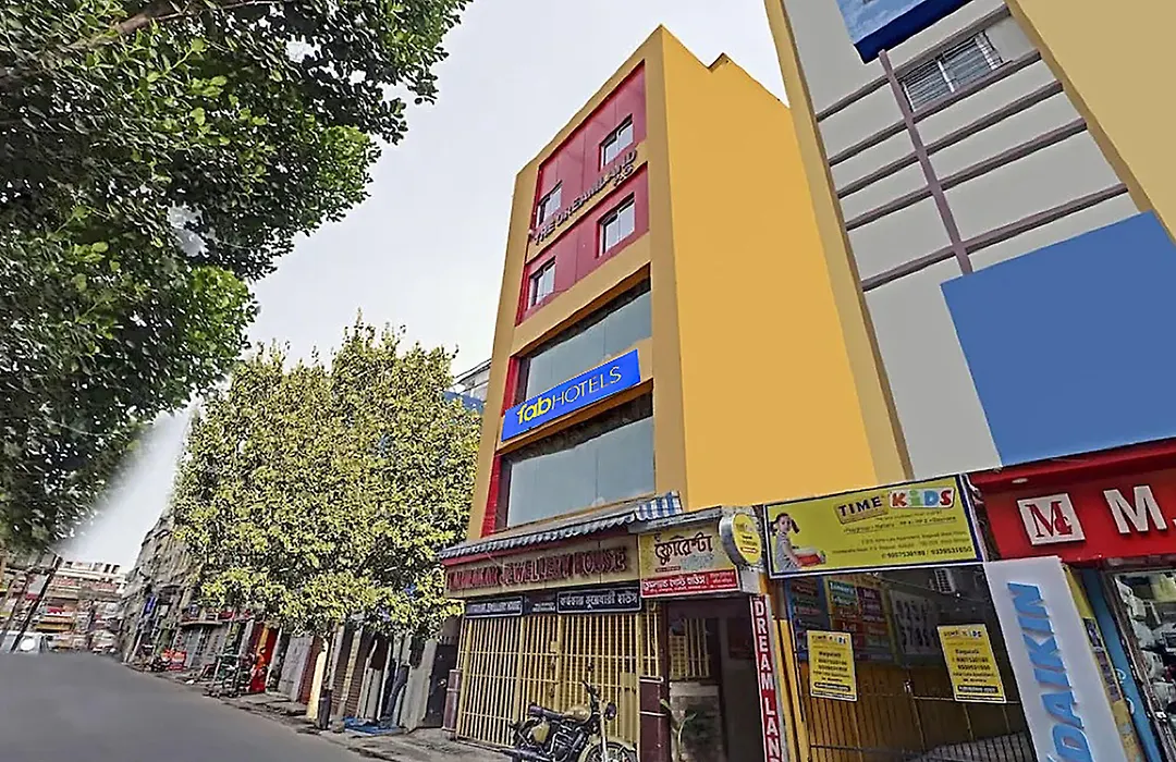 Fabhotel Dreamland-1