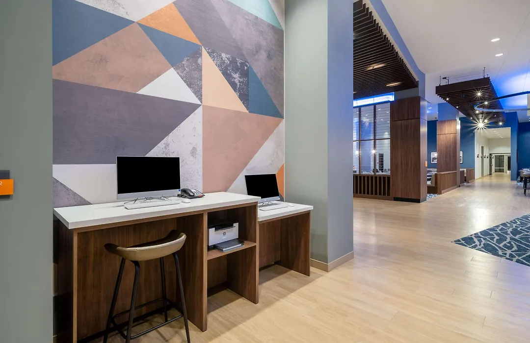 La Quinta Inn & Suites By Wyndham Nashville Downtown Stadium-1
