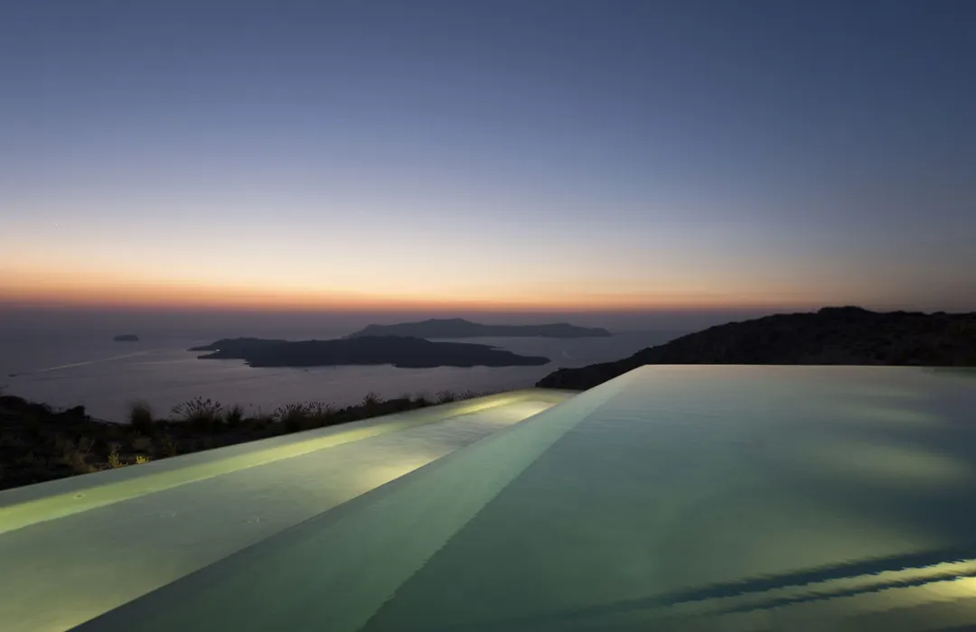 Erosantorini Luxury Private Estate & Suites-1