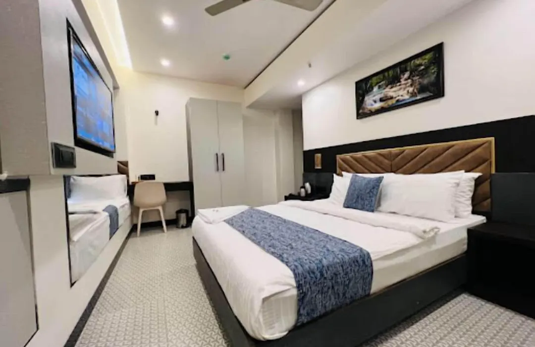 Rich Hotel Mumbai-1