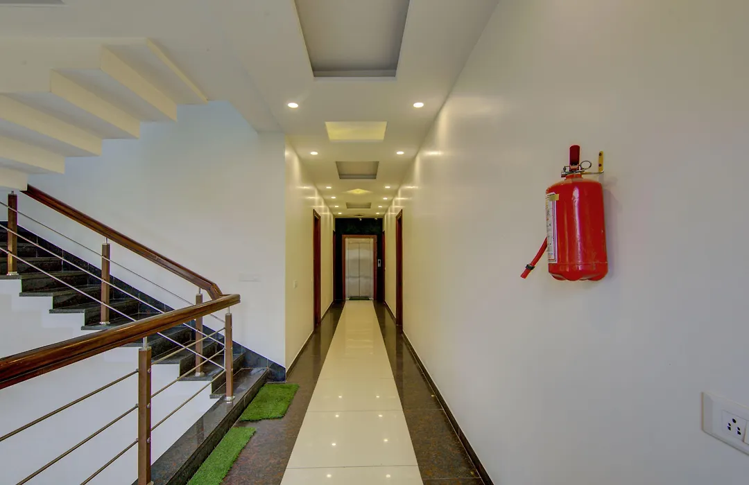 Itsy Hotels Gm Residency-1