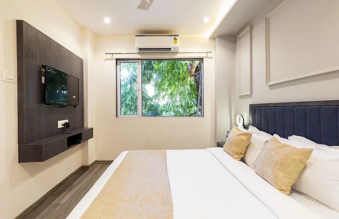 Hotel Classio Andheri - Near Dn Nagar Metro Station-1