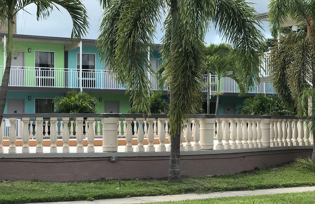 Tropical Inn & Suites, Downtown Clearwater-1