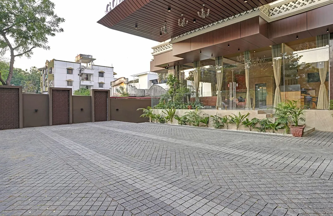 Treebo Premium Golden Bliss Trimurti Nagar Square-1