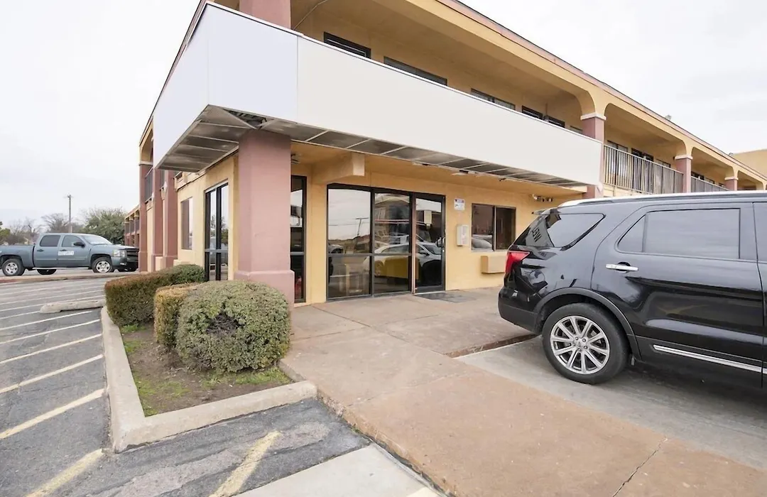 Economy Southern Comfort Hotel-1