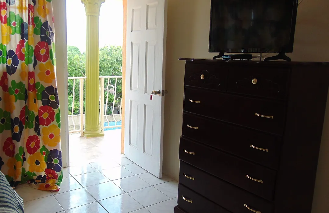 Tropical Manor Inn - Kingston-1